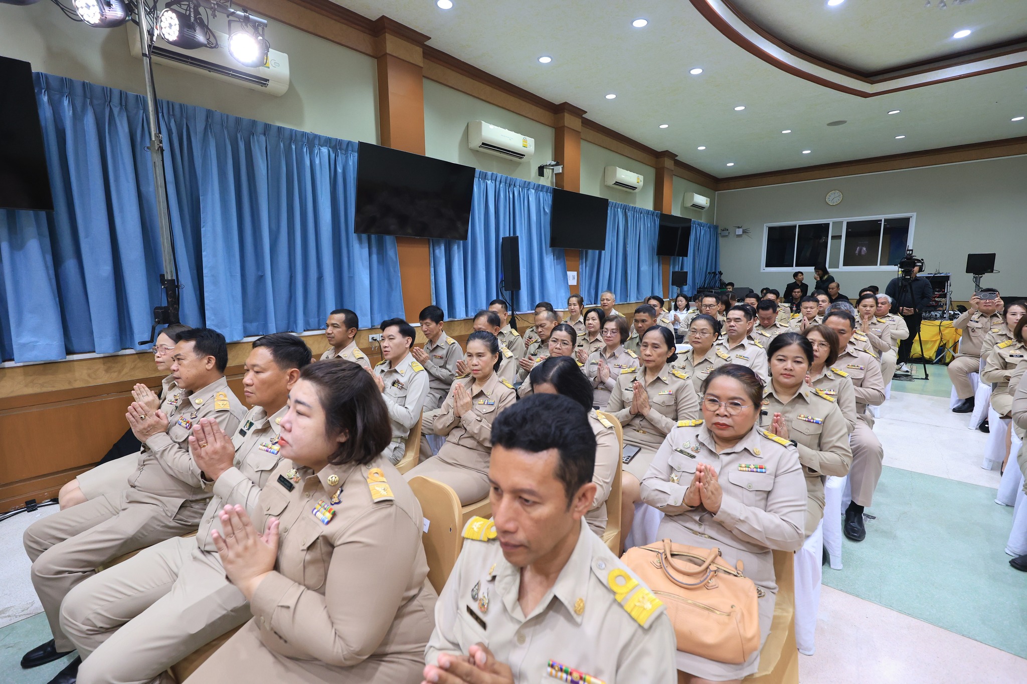 title - ส.ป.ก. จัดพิธีสักการะสิ่งศักดิ์สิทธิ์และพิธีสงฆ์ในโอกาสวันคล้ายวันสถาปนาครบรอบ 51 ปี